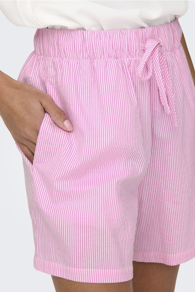 ONLAUGUSTA SHORTS WVN 15347659 Bonbon/CLOUD DANCER